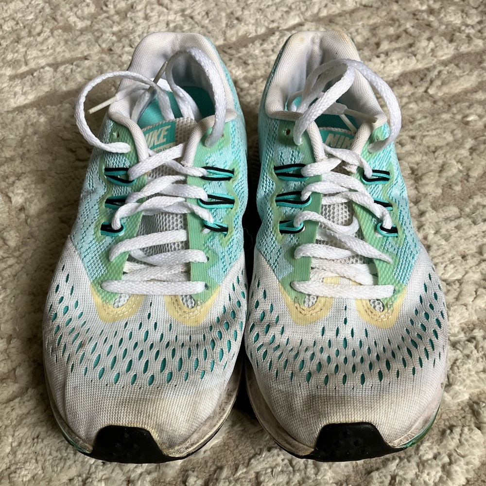 Nike Zoom Winflo 4 Lightweight Running Sneaker Size 7